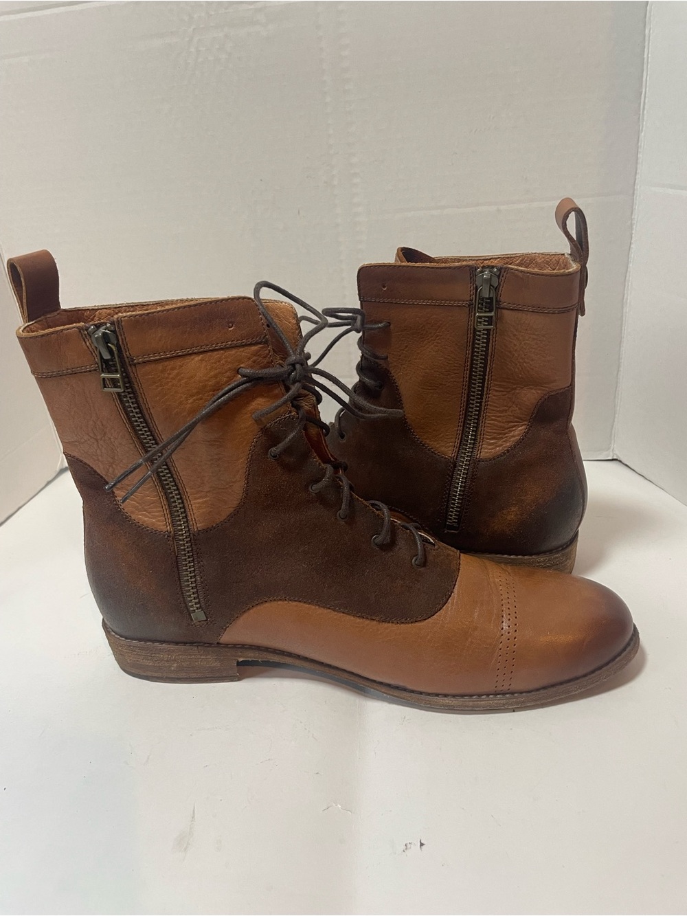 OluKai Women’s Size 10 Brown Leather Suede Lace Up Booties Side Zip